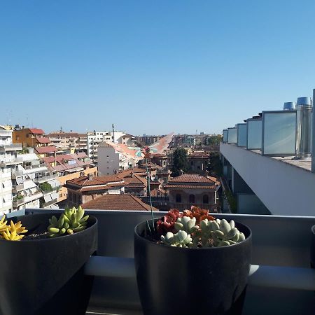 רומא Penthouse 40 In Trastevere With Seasonally Jacuzzi מראה חיצוני תמונה