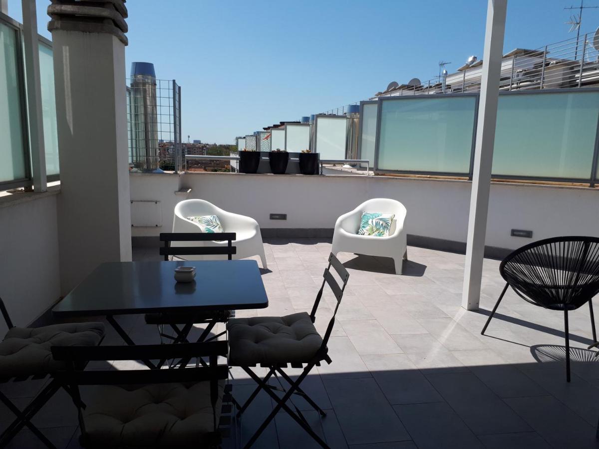 רומא Penthouse 40 In Trastevere With Seasonally Jacuzzi מראה חיצוני תמונה