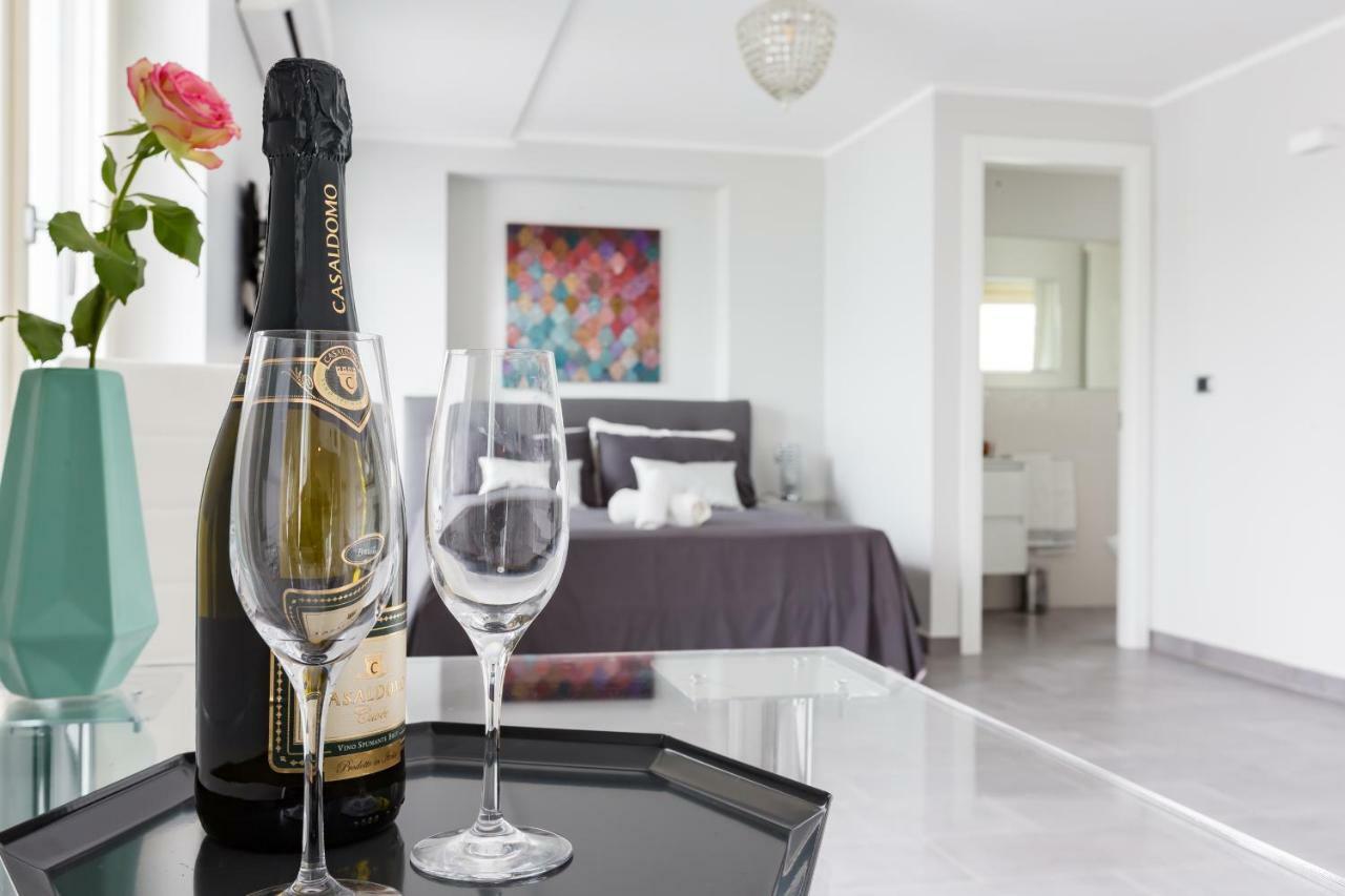 רומא Penthouse 40 In Trastevere With Seasonally Jacuzzi מראה חיצוני תמונה