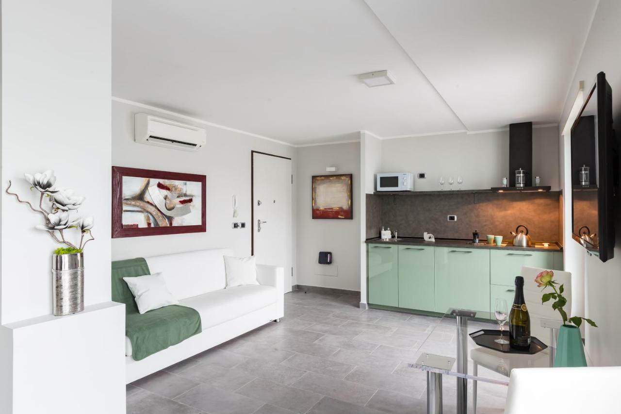 רומא Penthouse 40 In Trastevere With Seasonally Jacuzzi מראה חיצוני תמונה